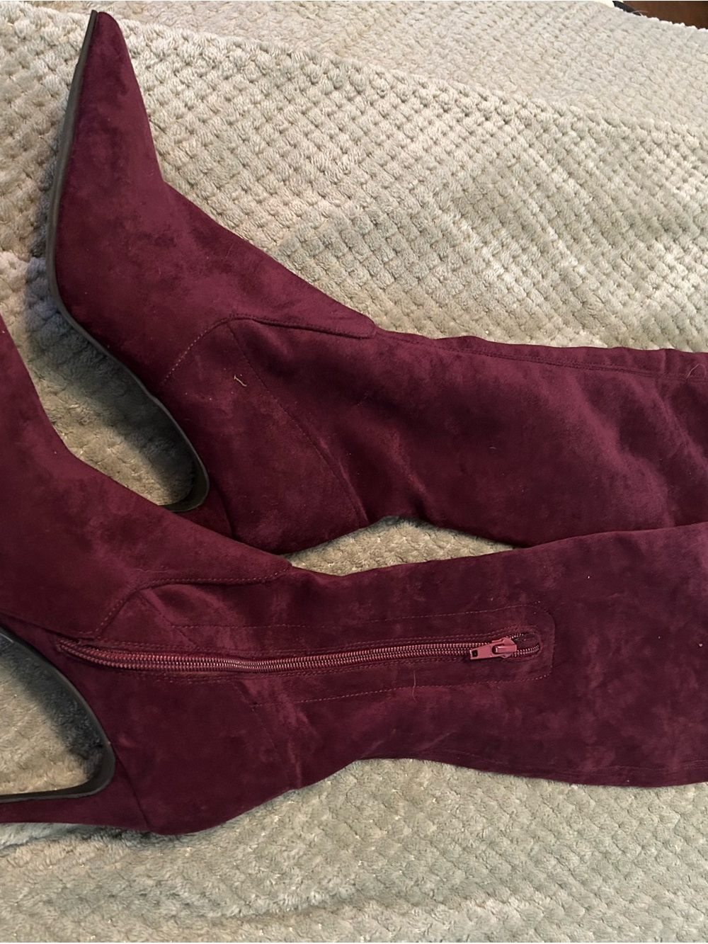 le chateau Burgundy Pointed-Toe Boots